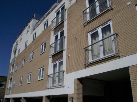 2 bedroom Flat to let in Fore Hamlet, Fore Hamlet, Ipswich, IP3
