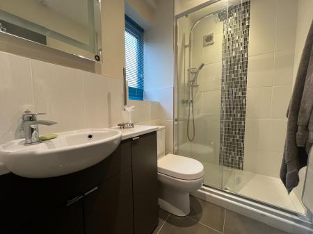 2 bedroom Flat to let in Neptune Square, Ipswich, IP4