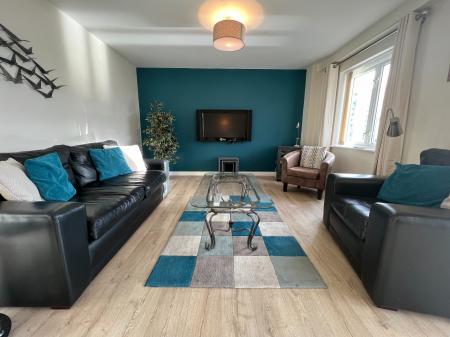 2 bedroom Flat to let in Neptune Square, Ipswich, IP4