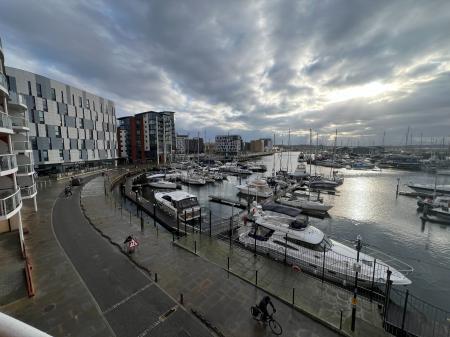 2 bedroom Flat to let in Neptune Square, Ipswich, IP4