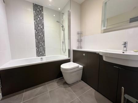 2 bedroom Flat to let in Neptune Square, Ipswich, IP4