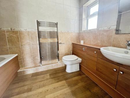 3 bedroom Bungalow to let in Warren Hill Road, Woodbridge