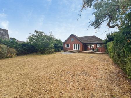 3 bedroom Bungalow to let in Warren Hill Road, Woodbridge