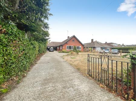 3 bedroom Bungalow to let in Warren Hill Road, Woodbridge