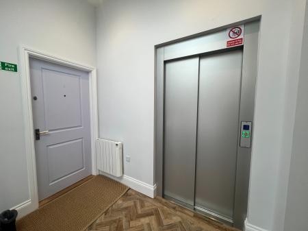 2 bedroom Flat to let in Alexandra House, Felixstowe