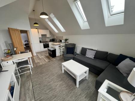 2 bedroom Flat to let in Alexandra House, Felixstowe