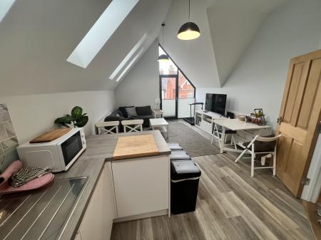 2 bedroom Flat to let in Alexandra House, Felixstowe