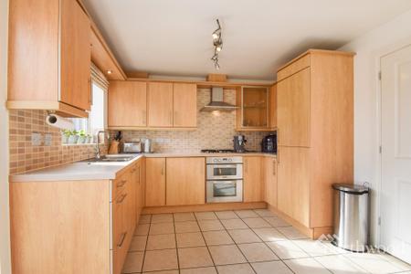 3 bedroom End of terrace house to let in Wards View, Kesgrave, Ipswich, IP5