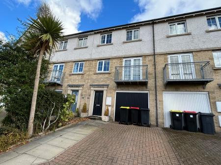 3 bedroom Town house to let in Esthwaite Gardens, Lancaster, LA1
