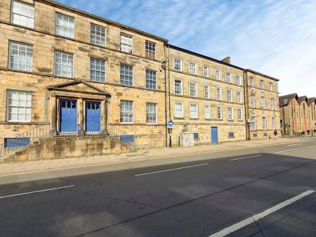 2 bedroom Flat to let in Water Street, Lancaster, LA1