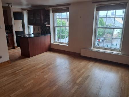 2 bedroom Flat to let in Water Street, Lancaster, LA1