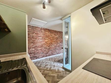 2 bedroom Apartment to let in Back Crescent Street, Morecambe, LA4