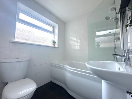 2 bedroom Terraced House to let in Alexandra Road, Lancaster, LA1