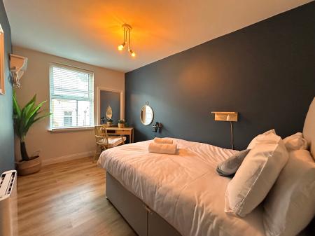 2 bedroom Flat to let in West End Road, Morecambe, LA4