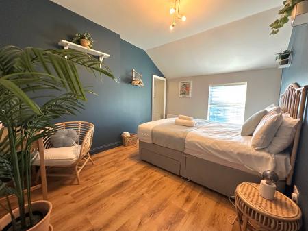 2 bedroom Flat to let in West End Road, Morecambe, LA4