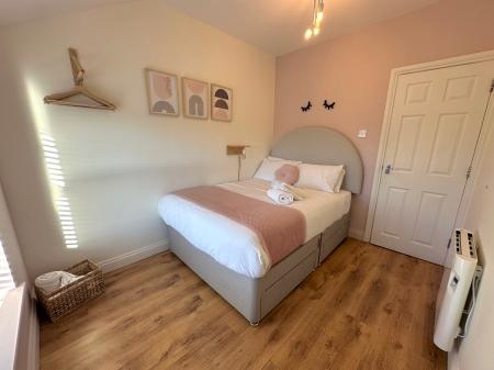 2 bedroom Flat to let in West End Road, Morecambe, LA4