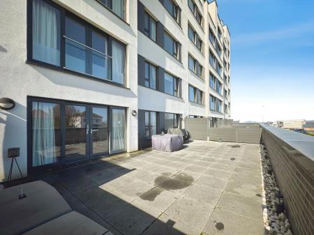 2 bedroom Apartment to let in Broadway One, Morecambe, LA4