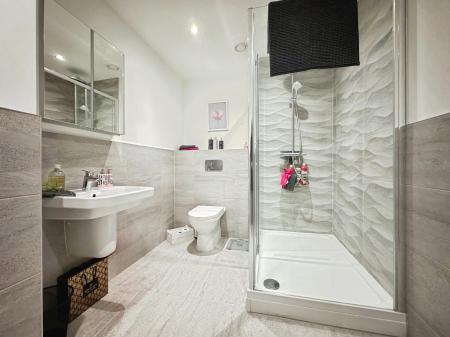 2 bedroom Apartment to let in Broadway One, Morecambe, LA4