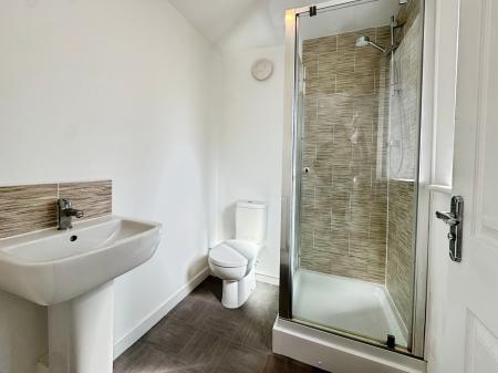 2 bedroom Flat to let in St Georges Quay, Lancaster, LA1