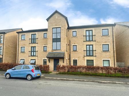 2 bedroom Flat to let in St Georges Quay, Lancaster, LA1