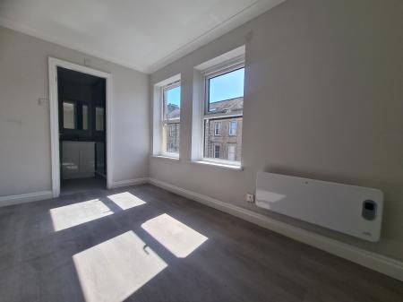 1 bedroom Flat to let in Alexandra Court, Lancaster, LA1