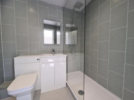 1 bedroom Flat to let in Alexandra Court, Lancaster, LA1