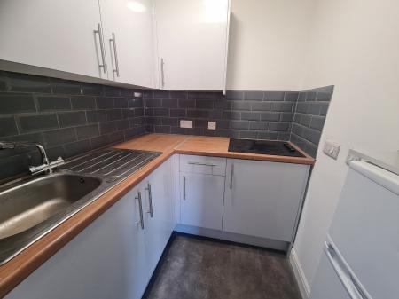 1 bedroom Flat to let in Alexandra Court, Lancaster, LA1