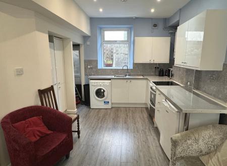 4 bedroom Terraced House to let in New Road, Lancaster, LA1