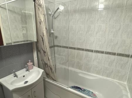 4 bedroom Terraced House to let in New Road, Lancaster, LA1