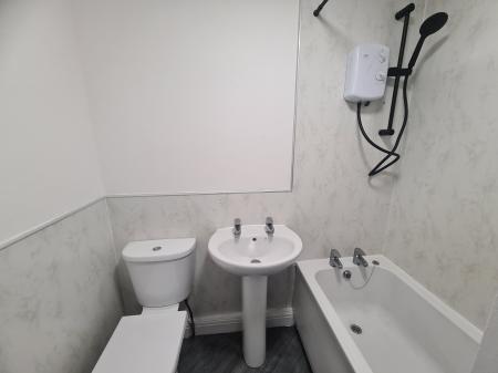 1 bedroom Flat to let in Alexandra Court, City Centre, Lancaster, LA1