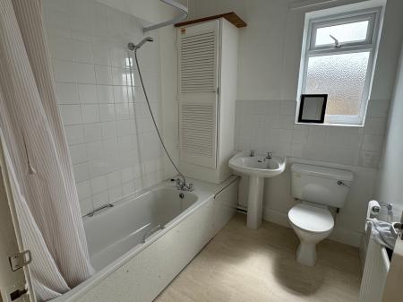 1 bedroom Flat to let in Market Street, Carnforth, LA5
