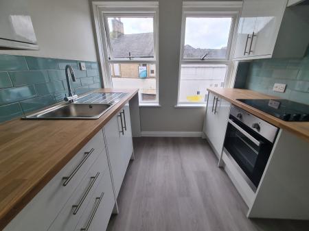 1 bedroom Flat to let in Alexandra Court, Lancaster, LA1