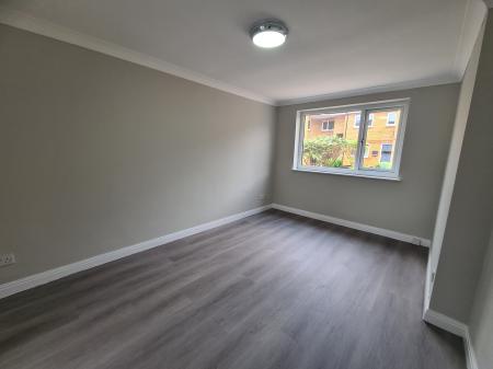1 bedroom Flat to let in Alexandra Court, Lancaster, LA1