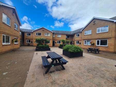 1 bedroom Flat to let in Alexandra Court, Lancaster, LA1