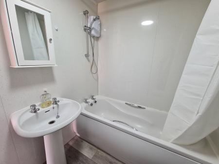 1 bedroom Flat to let in Alexandra Court, Lancaster, LA1
