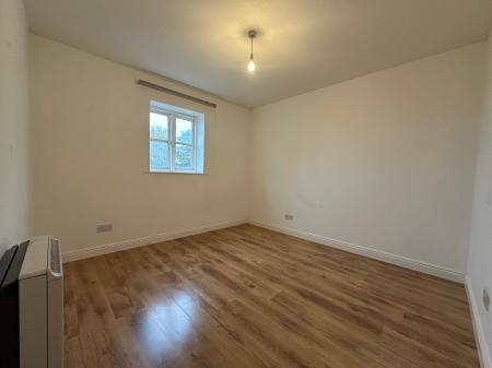1 bedroom Flat to let in Bay View Court, Station Road, Lancaster, LA1