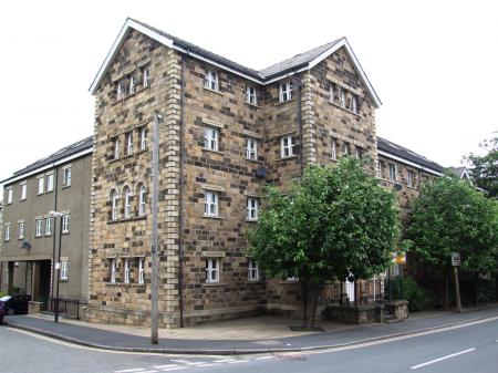 1 bedroom Flat to let in Bay View Court, Station Road, Lancaster, LA1
