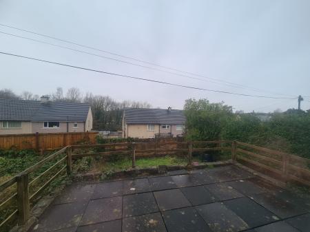 4 bedroom Semi-detached house to let in Slaidburn Drive, Hala, Lancaster, LA1