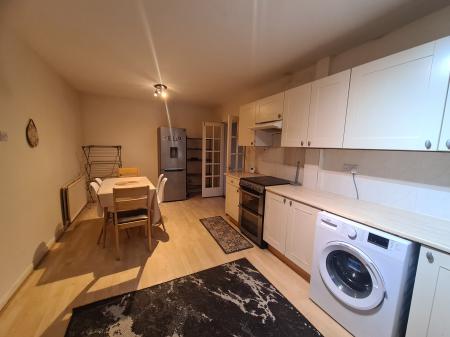 4 bedroom Semi-detached house to let in Slaidburn Drive, Hala, Lancaster, LA1
