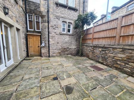 2 bedroom Apartment to let in New Road, Kirkby Lonsdale, LA6