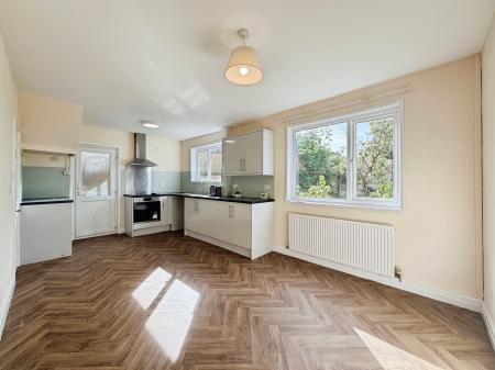 3 bedroom Semi-detached house to let in Ingleton Drive, Hala, Lancaster, LA1
