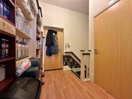 2 bedroom Flat to let in Cinnabar House
