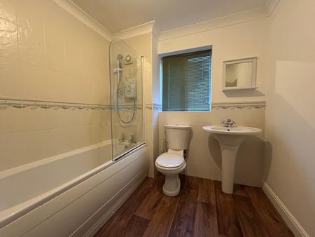 4 bedroom House to let in Lynwood Close, Calderstones Park, Whalley - Lancashire, BB7