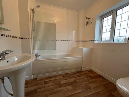 4 bedroom House to let in Lynwood Close, Calderstones Park, Whalley - Lancashire, BB7