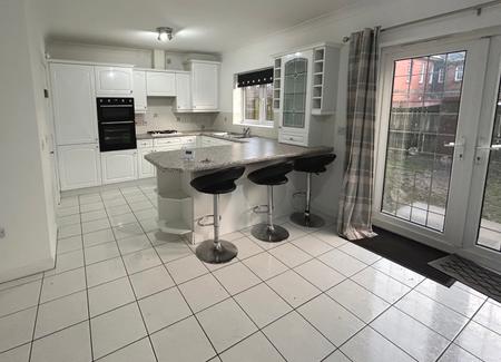 4 bedroom House to let in Lynwood Close, Calderstones Park, Whalley - Lancashire, BB7