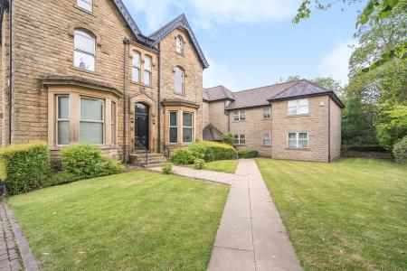 2 bedroom Flat for sale in 3 Park Villas, Roundhay, Leeds, LS8