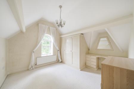 2 bedroom Flat for sale in 3 Park Villas, Roundhay, Leeds, LS8
