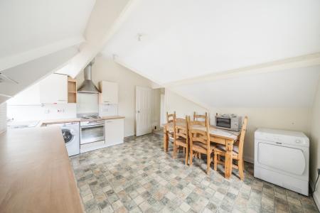 2 bedroom Flat for sale in 3 Park Villas, Roundhay, Leeds, LS8