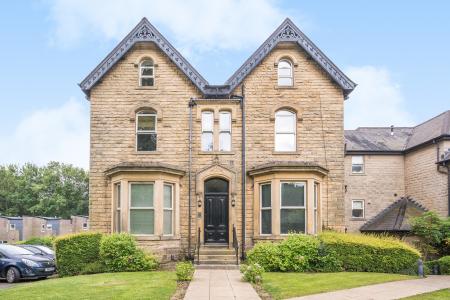 2 bedroom Flat for sale in 3 Park Villas, Roundhay, Leeds, LS8