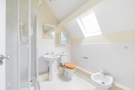 2 bedroom Flat for sale in 3 Park Villas, Roundhay, Leeds, LS8